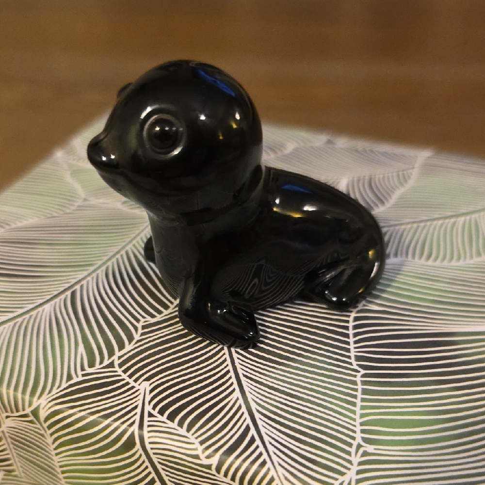 Oneida- Crystal Black Seal Figurine.  Vintage
